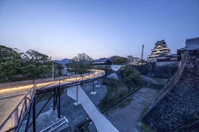 図２　飯田丸通路を望む