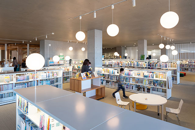 図４　児童開架エリア