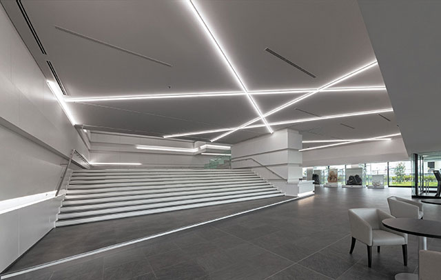 図１　1階 エントランス